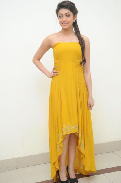 Pranitha-at-Alludu-Seenu-Audio-Launch